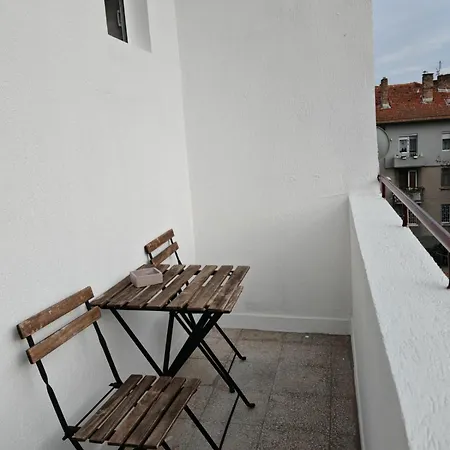 пиргос Gæstehus Burgas City