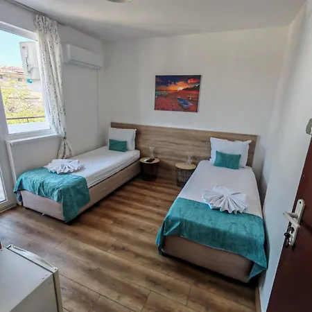 пиргос Gæstehus Burgas City